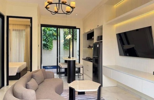 Ngaglik Villa | New Stylish 3BR Villa with pool in Batu