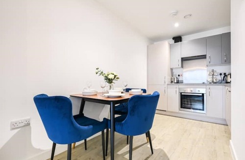 Salford Apartment | New Stylish & Spacious Salford Quays 1Bed apartment with balconynn