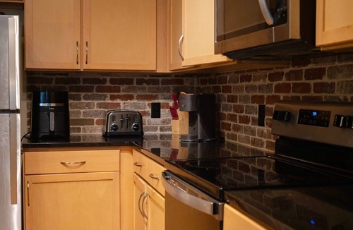 Westside Apartment | NEW Stylish Stay for Two