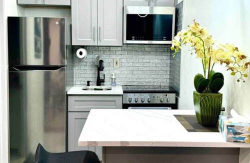 Graduate Hospital Apartment | New! Suite by Rittenhouse Square!
