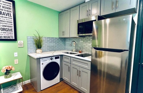 Graduate Hospital Apartment | New! Suite near Rittenhouse Square