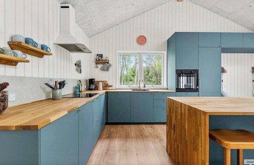 Nykobing Sjaelland House | New summer house near beach and forest by Rørvig