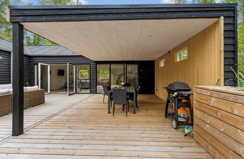 Nykobing Sjaelland House | New summer house near beach and forest by Rørvig