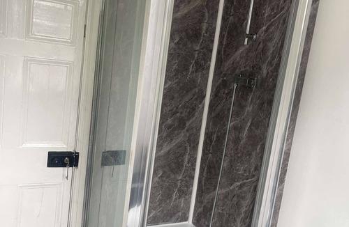 Smethwick Apartment | New Talbot Guest House