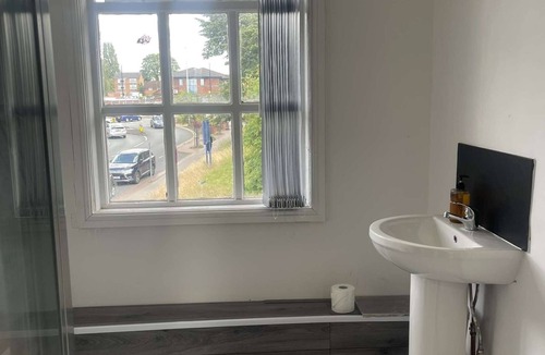 Smethwick Apartment | New Talbot Guest House