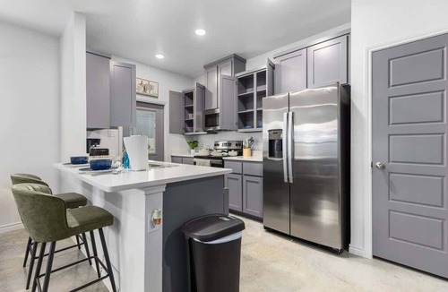 Temple House | NEW* Temple, 12 BD Contractor & Group Friendly