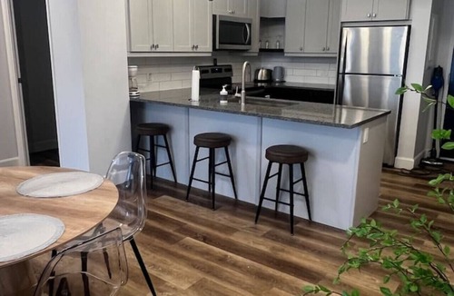 Grand Bend Apartment | *New* The Carlyle 209