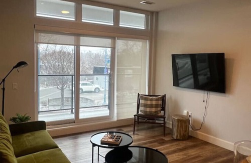 Grand Bend Apartment | *New* The Carlyle 209