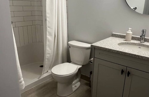 Grand Bend Apartment | *New* The Carlyle 209