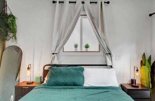 Las Vegas House | New! The Casita Sol, Fireplace, Backyard, Quiet