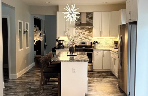 Reisterstown House | NEW. The Lux Retreat!