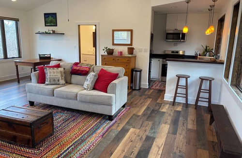 Rockbridge Baths Ski Chalet | NEW! The Nest Treehouse
