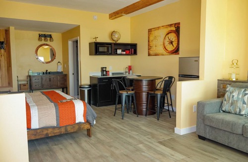 North Beach Apartment | NEW! The Shipwreck Studio