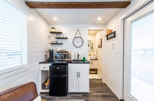 Alpine House | New! The Wild West Cozy Container Home