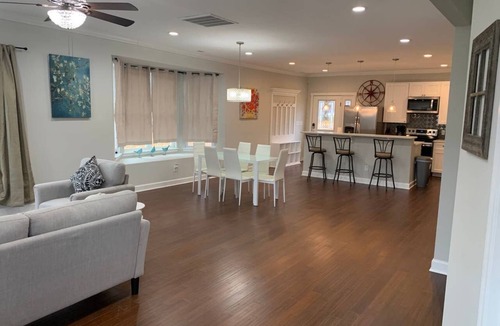 East Durham House | NEW "TheCraftsman" in Downtown Durham near DUKE!
