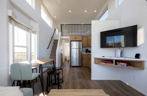 Valle House | New Tiny Home on Private 1 Acre with Power, AC/Heat, Starlink Internet