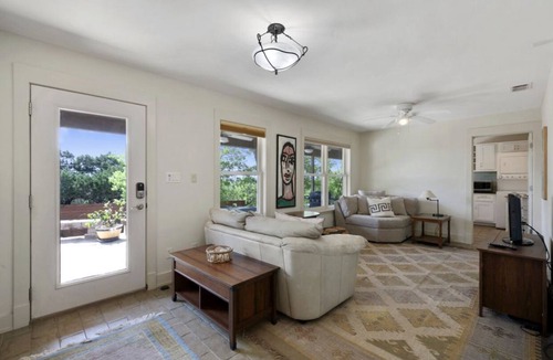Beverly Hills House | New to market-Executive, custom home with a great view & heated pool 2020 008080