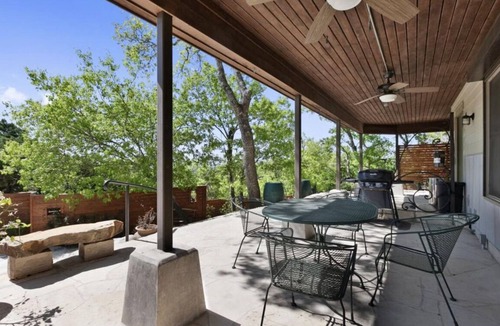 Beverly Hills House | New to market-Executive, custom home with a great view & heated pool 2020 008080