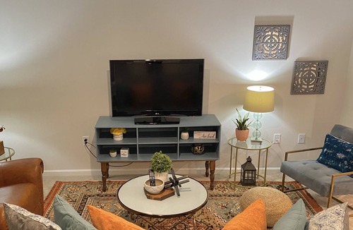 Durham House | New Townhome beautiful & cozy 3br
