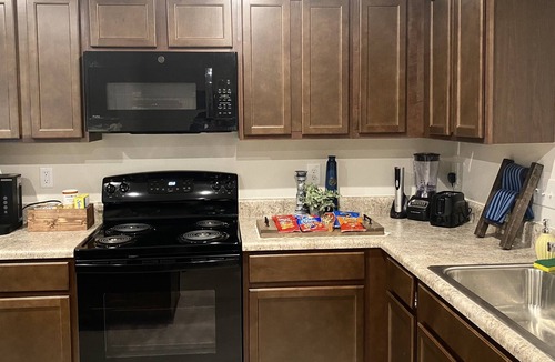 Durham House | New Townhome beautiful & cozy 3br