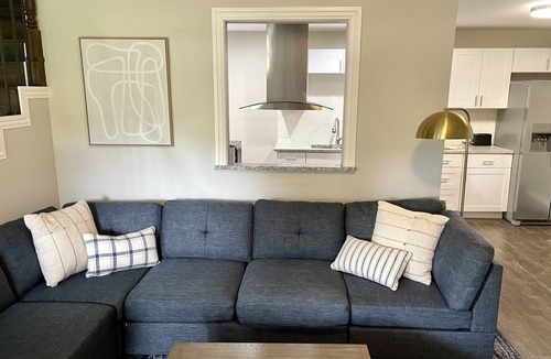 Lake Dallas House | New townhouse with large private yard and 2 car garage!