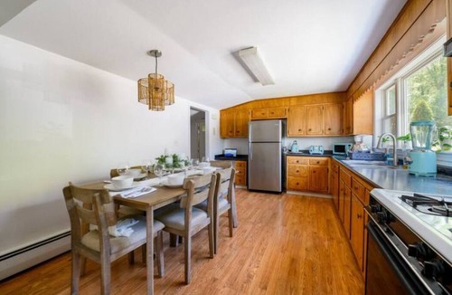 North Haven House | New! Trail-side Haven Retreat! Pet friendly