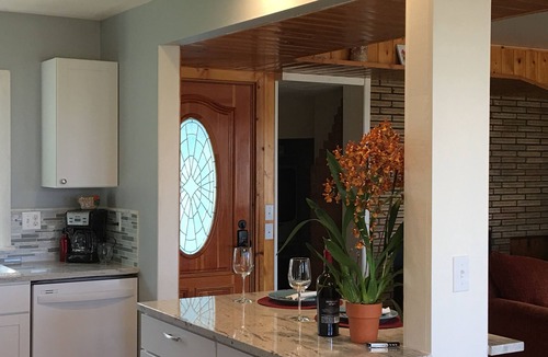 Waldport House | NEW! Tranquil Oceanfront Gem with Hot-tub 3 BDRM + Den, 3 BATH