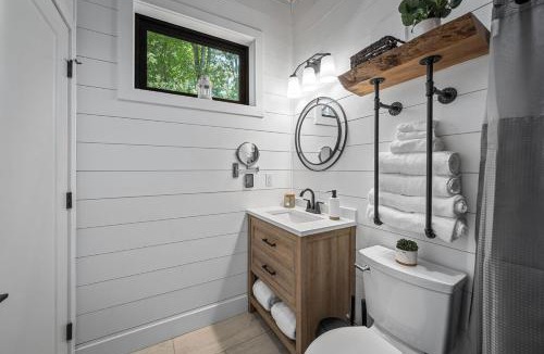 Treloar Ski Chalet | NEW - Treehouse - Dogwood