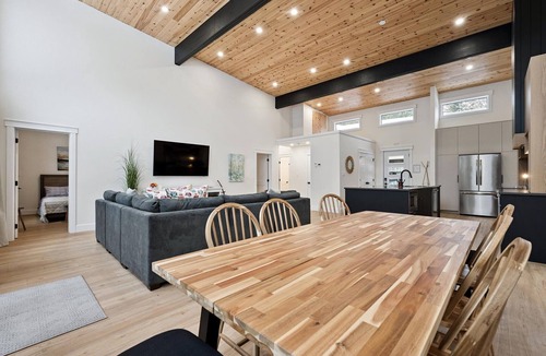 Tobermory House | NEW | Tubside Tranquility | Sauna Retreat | 5 mins from DT Tobermory
