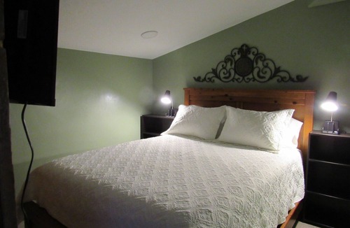 Crouch Apartment | New Two Bedroom Suite in Historic Downtown Crouch