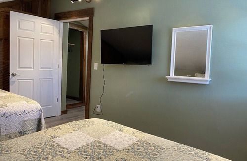 Crouch Apartment | New Two Bedroom Suite in Historic Downtown Crouch