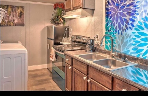Broadmoor House | New Two Bedrooms Summ