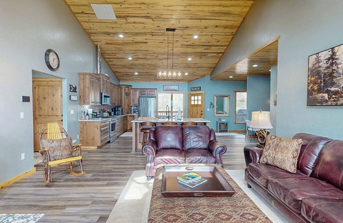 Joseph House | New two-story tranquil lakeview home on Wallowa Lake. Pet-friendly with new appliances, modern furniture, and stunning views. Perfect getaway!