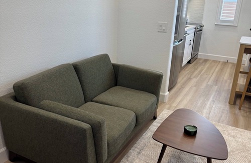 Roseville House | New unique 1-bedroom luxury tiny house in Roseville. Clean and comfy.