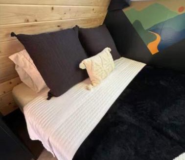Orderville House | NEW! Unique Modern Glamping Chalet #3