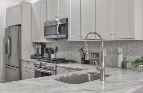 Hillsboro West End House | New Upgrades! Hillsboro Village, Walkable, Private Rooftop, Family Friendly!