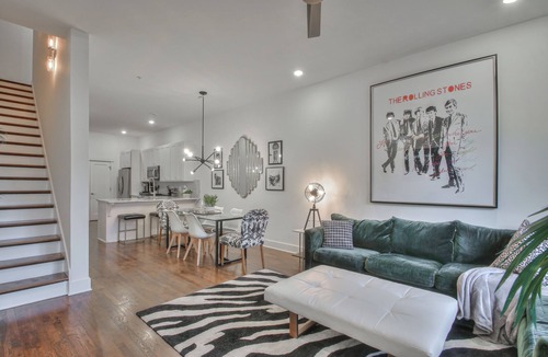 Hillsboro West End House | New Upgrades! Hillsboro Village, Walkable, Private Rooftop, Family Friendly!