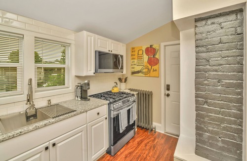 Hyde Park House | NEW! Upscale Private 3 Bed, Free Parking, W&D, Near MBTA, Backyard