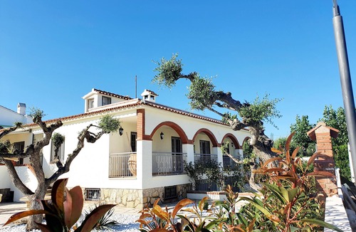 Cambrils Villa | New vacation home with private pool, 2 min walk from the beach