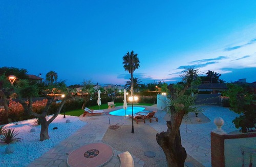 Cambrils Villa | New vacation home with private pool, 2 min walk from the beach