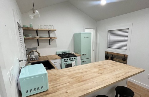 Maynardville House | NEW! Valley Bluff Tiny House, Wooded Privacy, Ample Parking