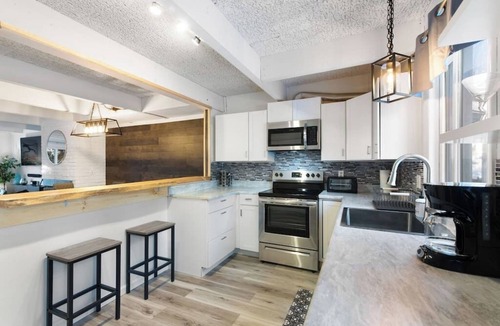 Stratton Mountain Condo | New! Vermont Getaway! Stratton - close to skiing!