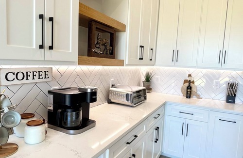 Fort Worth House | NEW Vibrant Southwest Vibes home, 5 Minutes to Downtown FW