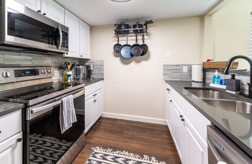 Zilker Condo | NEW! Vibrant Zilker Condo - Sleeps 5, Free Parking