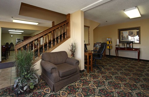 Kearney Hotel | New Victorian Inn and Suites