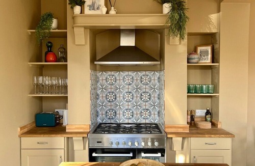 Frome House | NEW Victorian Residence - sleeps 12