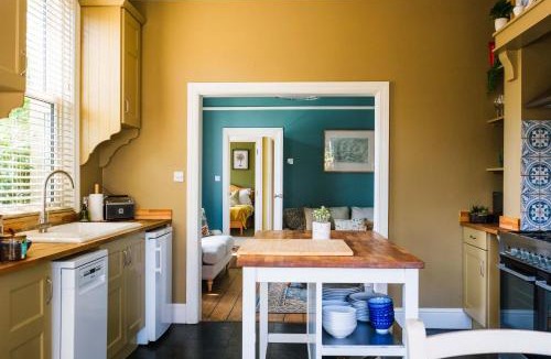 Frome House | NEW Victorian Residence - sleeps 12