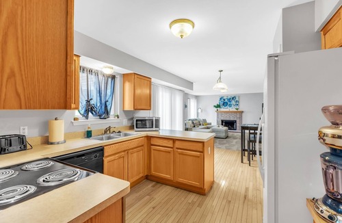 Ann Arbor House | NEW! Victors Homebase (4-Bedroom) - Pets Allowed