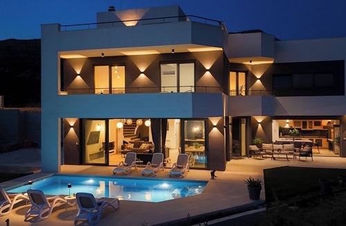 Lozica Villa | New, villa Bond Dubrovnik, beautiful sea view near beach with heated pool