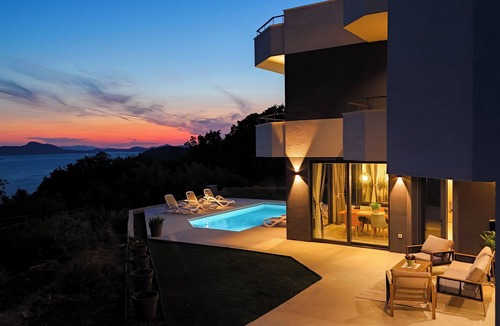 Lozica Villa | New, villa Bond Dubrovnik, beautiful sea view near beach with heated pool
